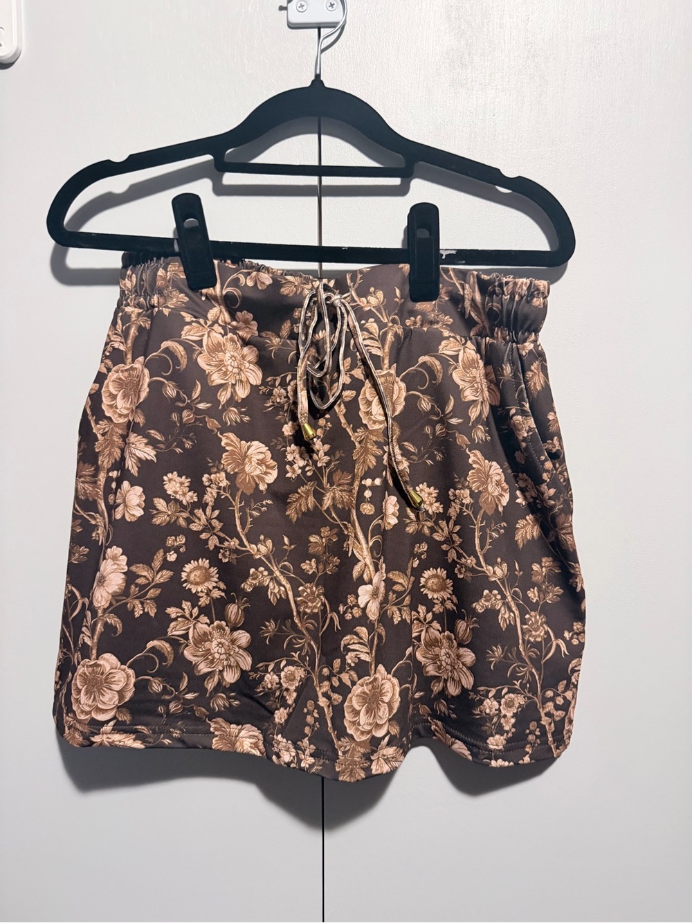 Floral Drawstring Skort in Brown